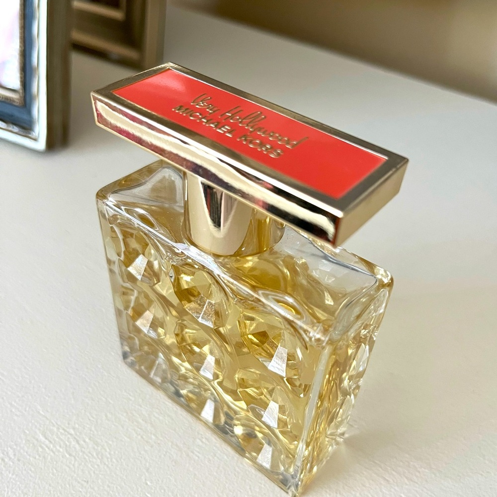 Michael Kors VERY HOLLYWOOD perfume
